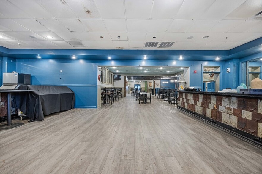 More Photos Of 1405 Gornto Rd, Valdosta Restaurant For Sale