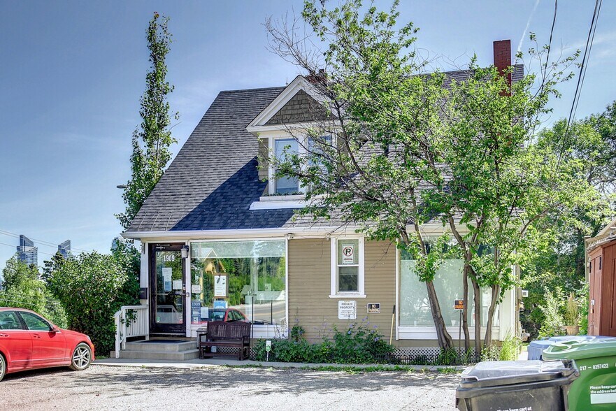 More Photos Of 1909 17th Ave SW, Calgary Office For Lease