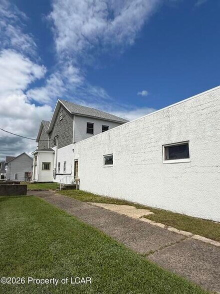 More Photos Of 222 Lincoln St, Dupont Apartments For Sale