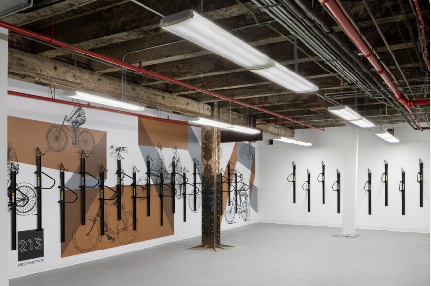 More Photos Of 213 W institute Pl, Chicago Loft Creative Space For Lease