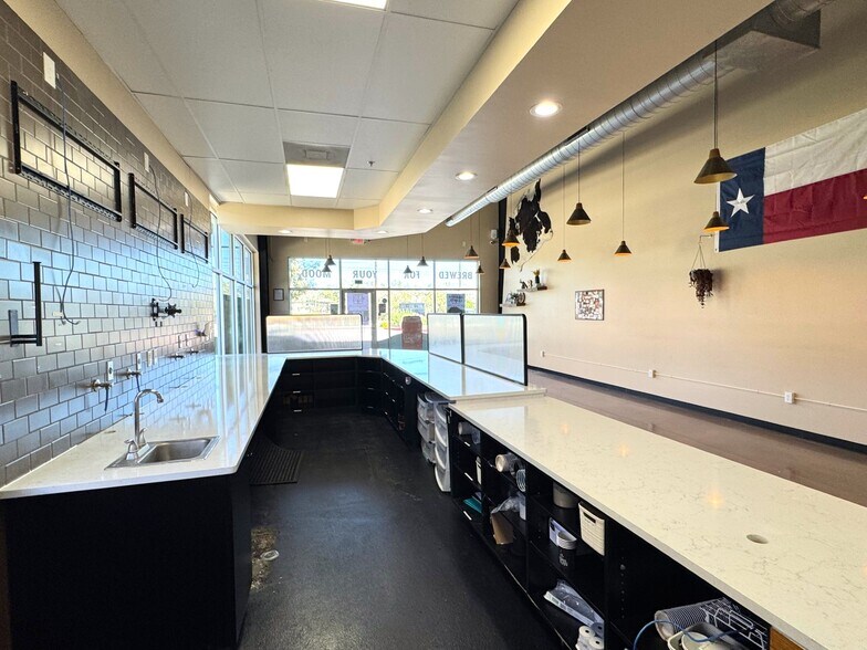 More Photos Of 15082 FM 1957, San Antonio Storefront Retail Office For Lease