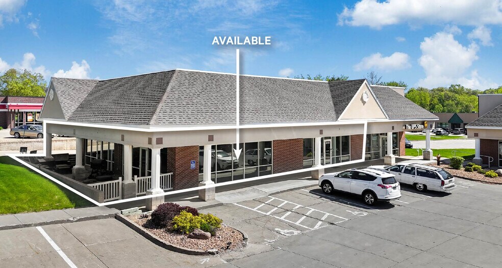 More Photos Of 2725-2819 100th St, Urbandale Unknown For Lease