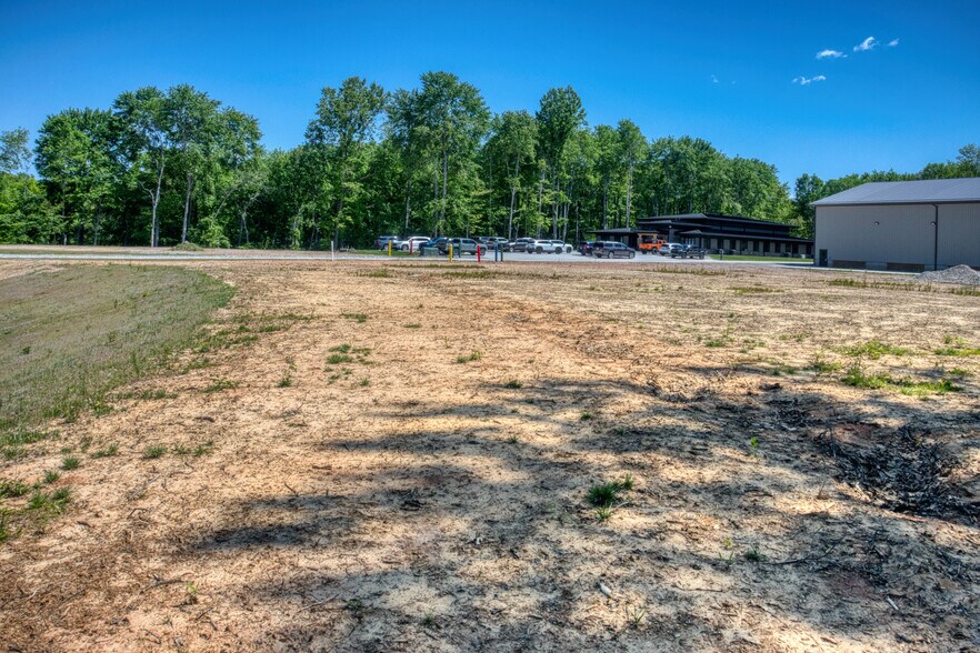 More Photos Of 192 Thunder Rd, Williamstown Land For Lease