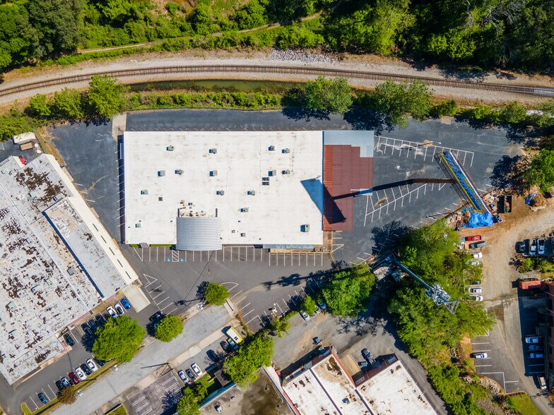 More Photos Of 812 Lambert Dr NE, Atlanta Research And Development For Lease