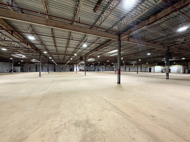 More Photos Of 521 Milling Rd, Mocksville Manufacturing For Lease