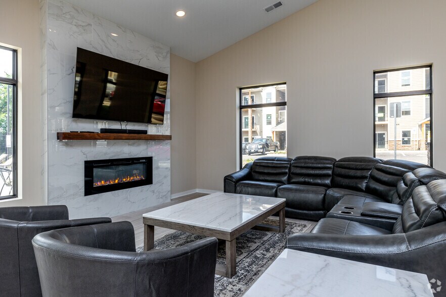 More Photos Of 13399 Charlotte St, Kansas City Apartments For Sale