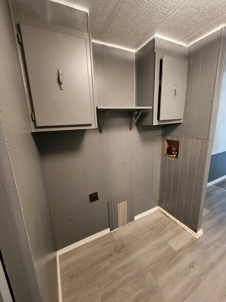 More Photos Of 226 Bremond St, Hempstead Carwash For Sale