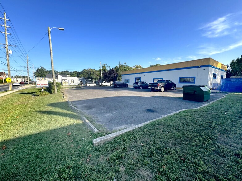 More Photos Of 101 W Delilah Rd, Pleasantville General Retail For Sale