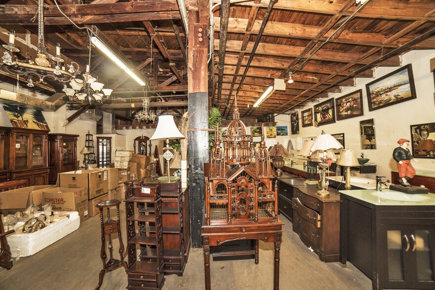 More Photos Of 4214 W Virginia Ave, Tampa Warehouse For Lease