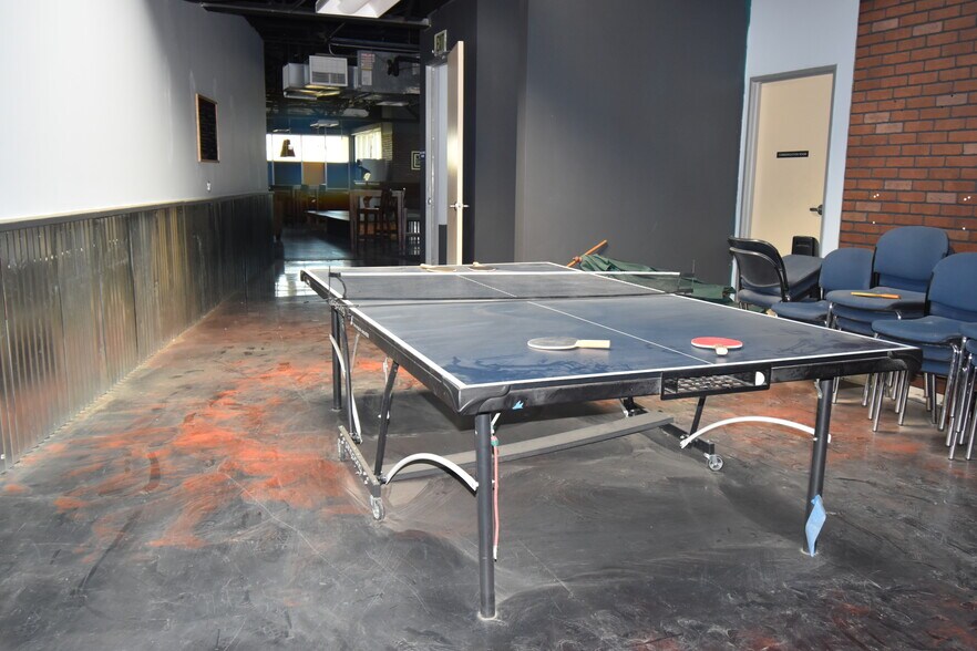 More Photos Of 73605 Dinah Shore Drive, Palm Desert Warehouse For Lease