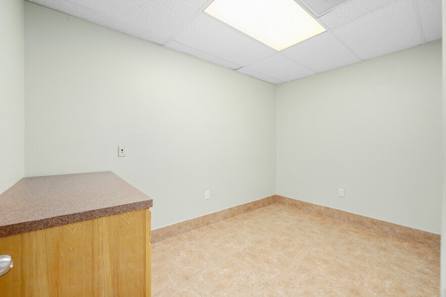 More Photos Of 2054 Park St, Jacksonville Medical For Lease