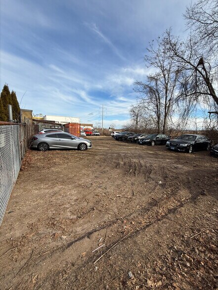 More Photos Of 2581 State St, Hamden Auto Repair For Sale