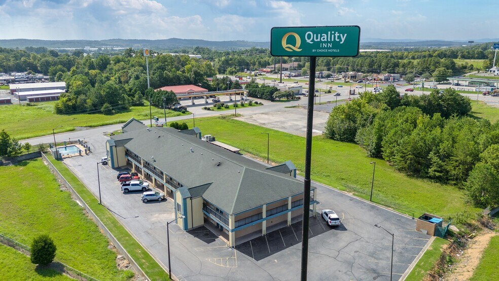 More Photos Of 107 Princeton Blvd, Adairsville Hotel For Sale