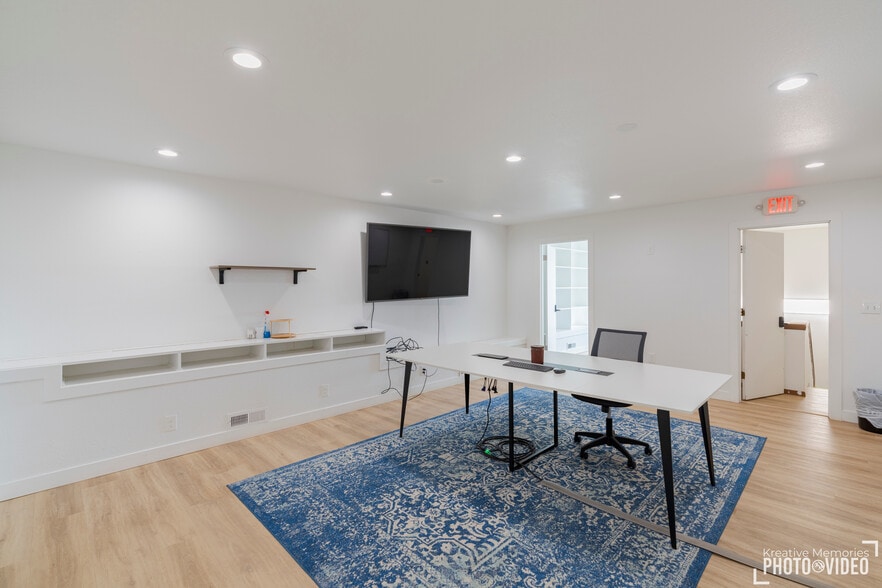 More Photos Of 612 Sinclair St, Gillette Industrial For Sale