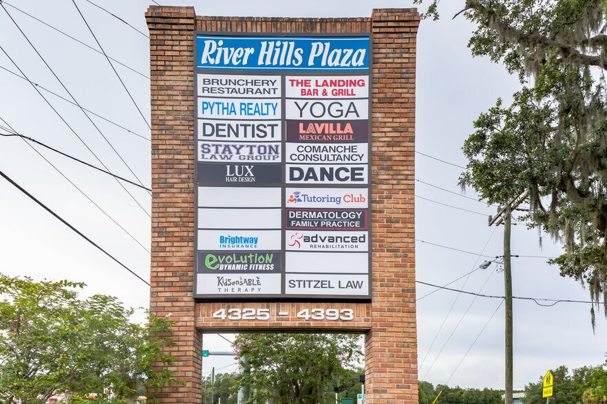 More Photos Of 4325 Lynx Paw Trail, Valrico General Retail For Lease