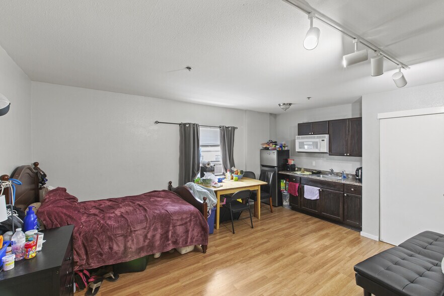 More Photos Of 457 SW 6th St, Redmond Apartments For Sale