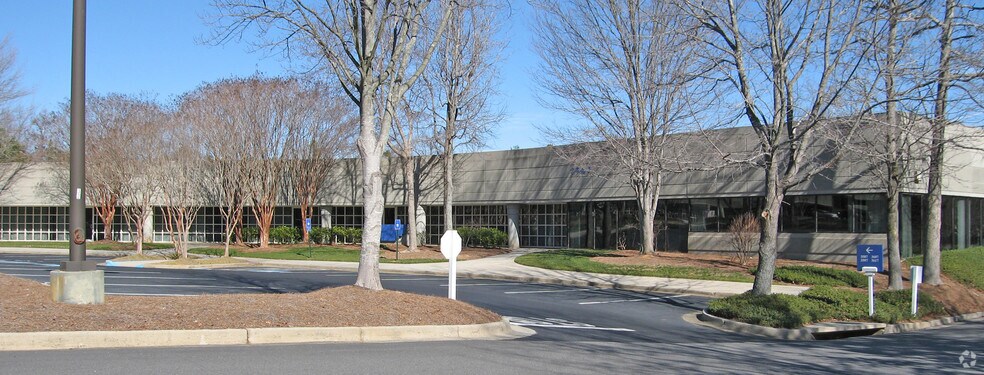 More Photos Of 3587 Parkway Ln, Peachtree Corners Light Distribution For Lease