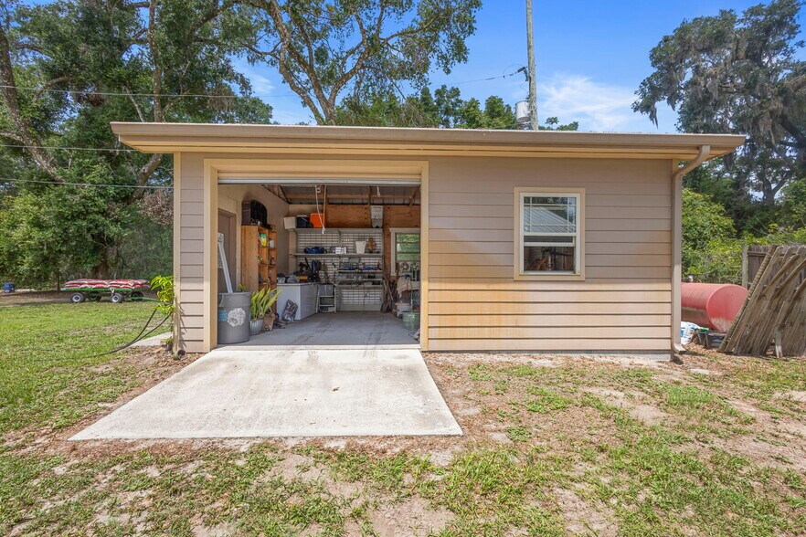 More Photos Of 1056 Reynolds Rd, De Leon Springs Specialty For Sale