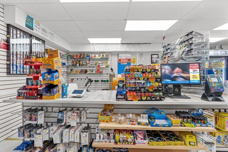 More Photos Of 47 Chelmsford St, Chelmsford Storefront Retail Residential For Sale