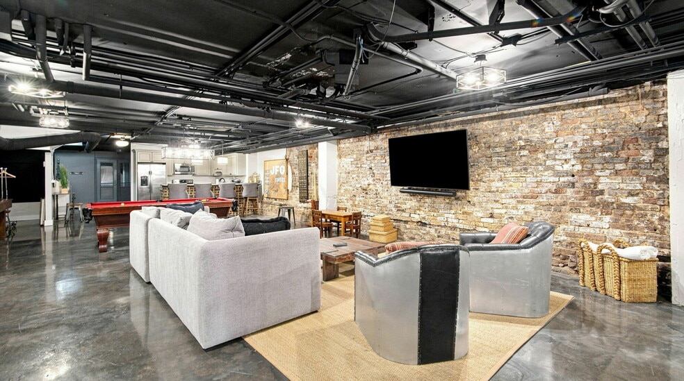 More Photos Of 304 S Gay St, Knoxville Office Residential For Sale
