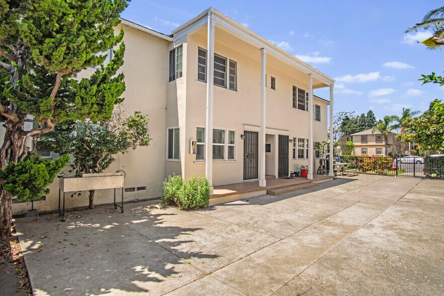 More Photos Of , Los Angeles Multifamily For Sale