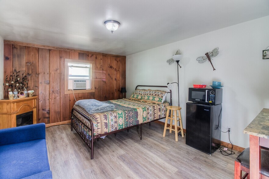 More Photos Of 8590 WA-410, Naches Convenience Store For Sale