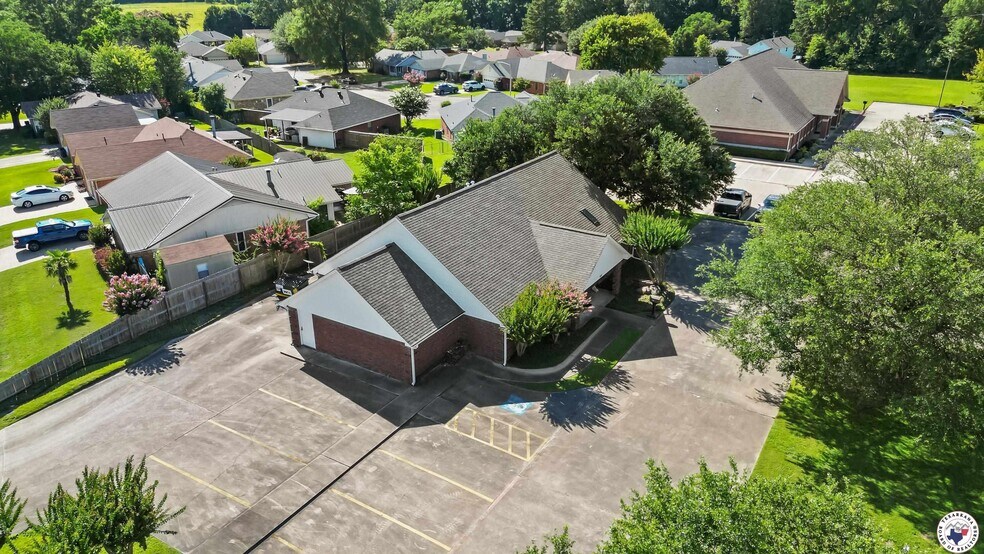 More Photos Of 901 N Kings Hwy, Wake Village Healthcare For Sale