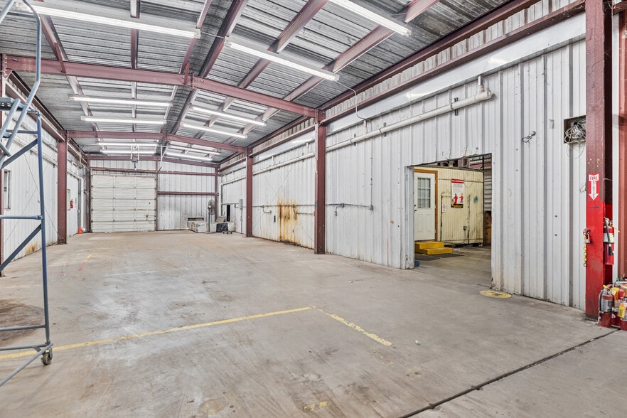 More Photos Of 3199 Old Goliad Rd, Victoria Industrial For Sale