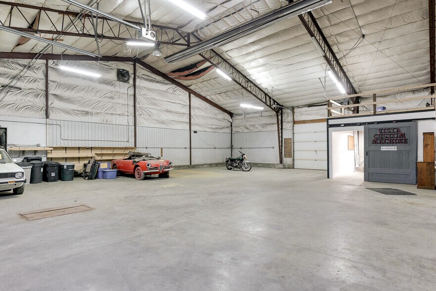 More Photos Of 250 Broad St, Greenwood Showroom For Sale