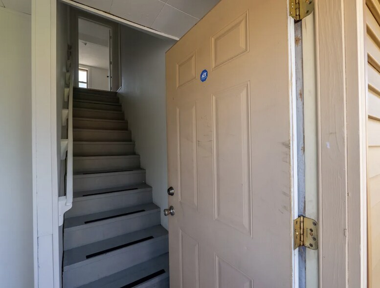 More Photos Of 1201 S Park Ave, Herrin Office For Sale