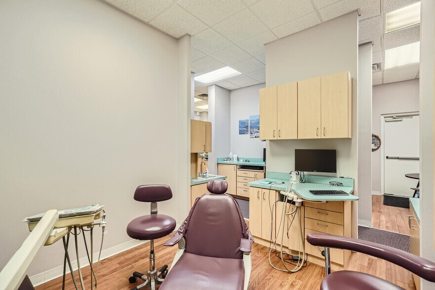 More Photos Of 8202 N Loop 1604 W, San Antonio General Retail For Sale