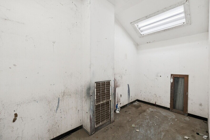 More Photos Of 100 Pecan Dr, Schertz Service For Lease