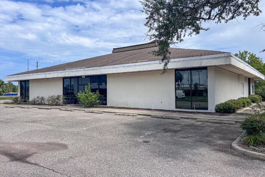 More Photos Of 10290 Regency Park Blvd, Port Richey Freestanding For Sale