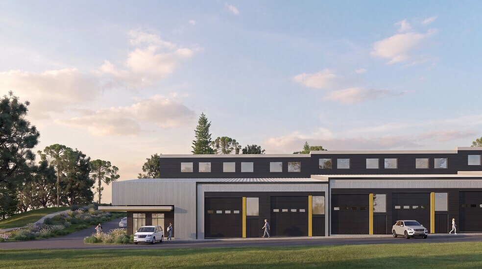 More Photos Of 401 McIntyre St, Golden Showroom For Sale