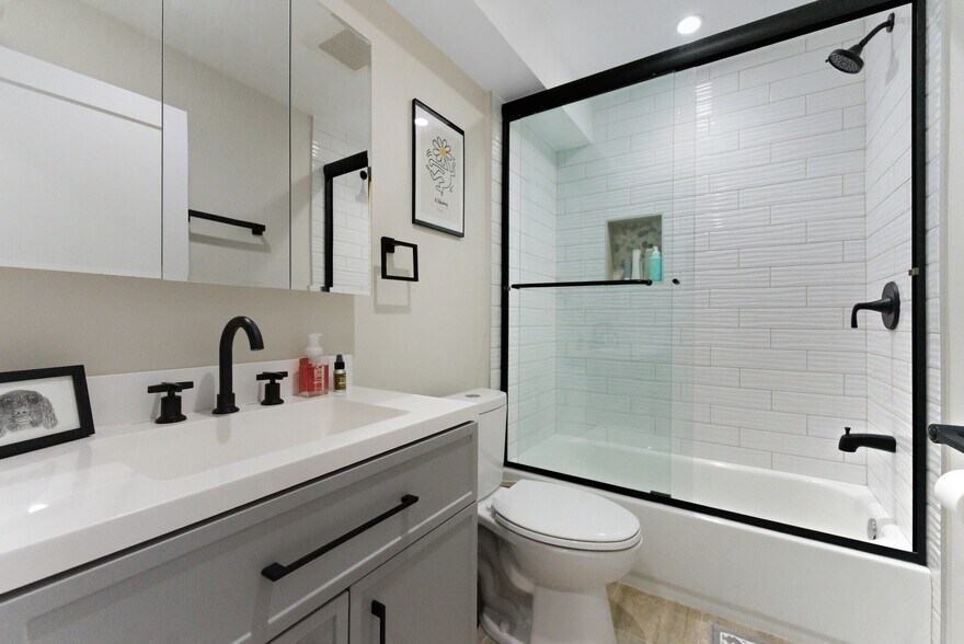More Photos Of 5075 Pickford St, Los Angeles Apartments For Sale