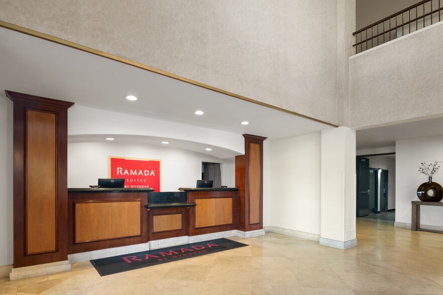 More Photos Of 631 Camino del Rio S, San Diego Hotel For Sale