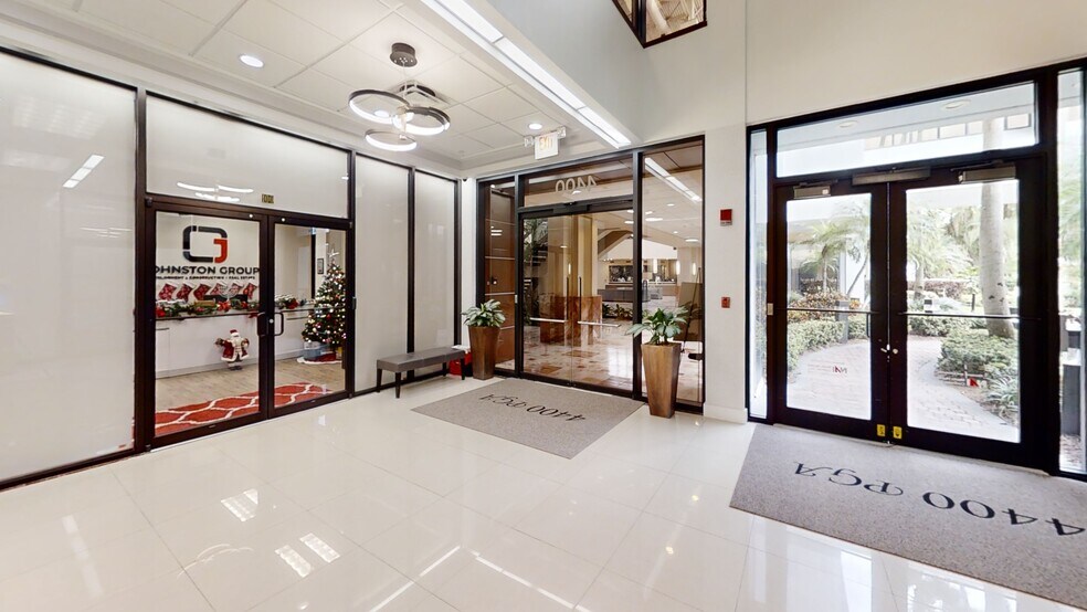 More Photos Of 4400 Pga Blvd, Palm Beach Gardens Office For Lease