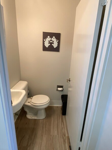 More Photos Of 877 W Fremont Ave, Sunnyvale Medical For Lease