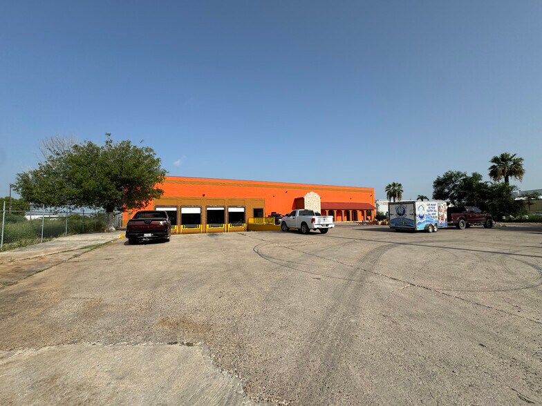 More Photos Of 6612 S 28th St, McAllen Warehouse For Lease