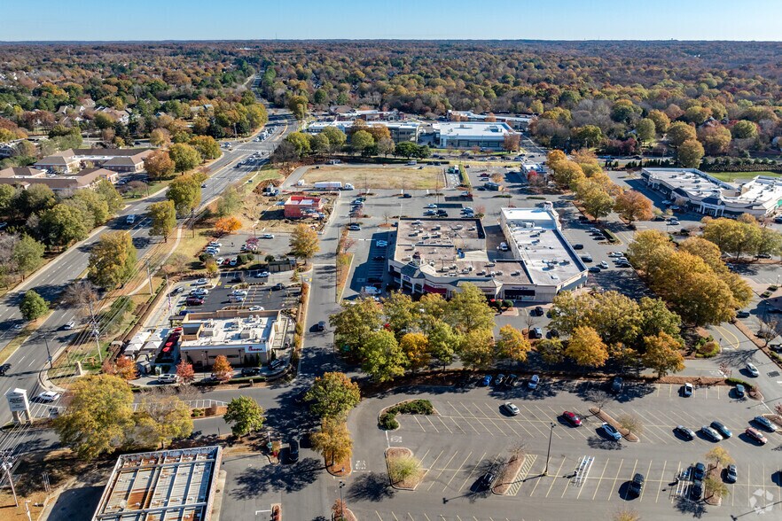 More Photos Of 8008 Providence Rd, Charlotte Land For Lease