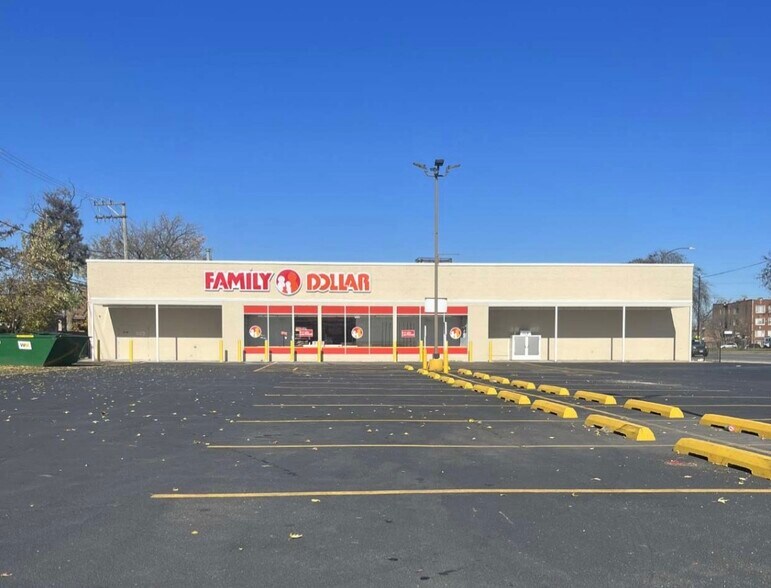 More Photos Of 8240 S Stony Island Ave, Chicago Storefront For Lease