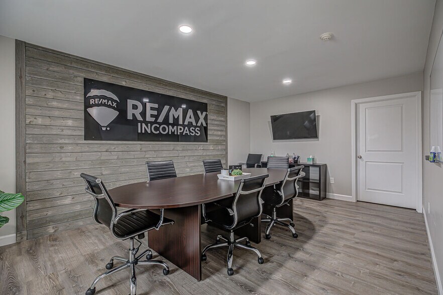 More Photos Of 304 Edgewood Dr, Trenton Medical For Lease