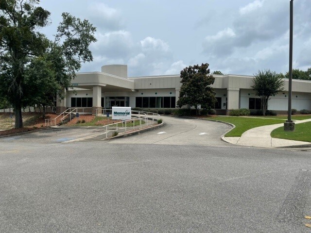 More Photos Of 1720B Medical Park Dr, Biloxi Hospital For Lease