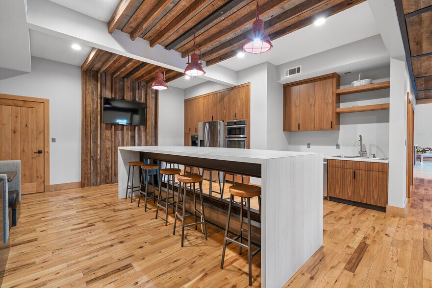 More Photos Of 91 W Hightower Dr, Dawsonville Warehouse For Sale