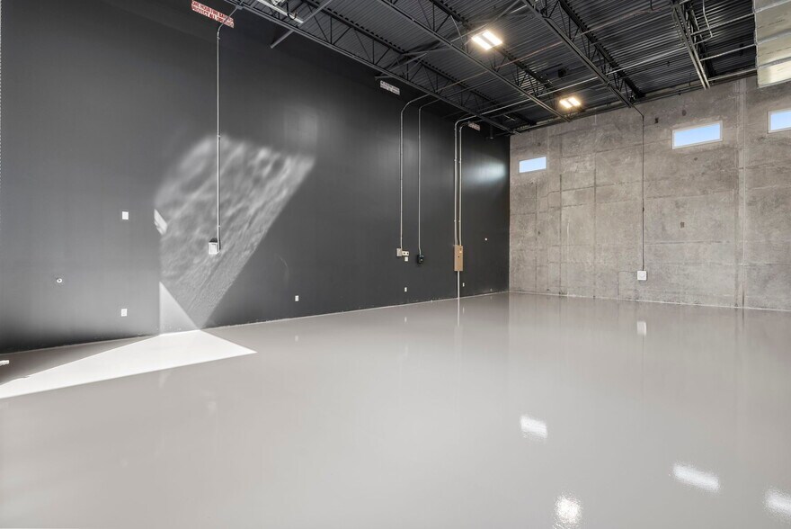 More Photos Of 1111 N 34th St, Tampa Self Storage For Sale