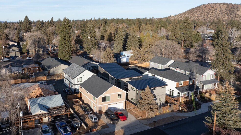 More Photos Of 428 NE Burnside Ave, Bend Apartments For Sale