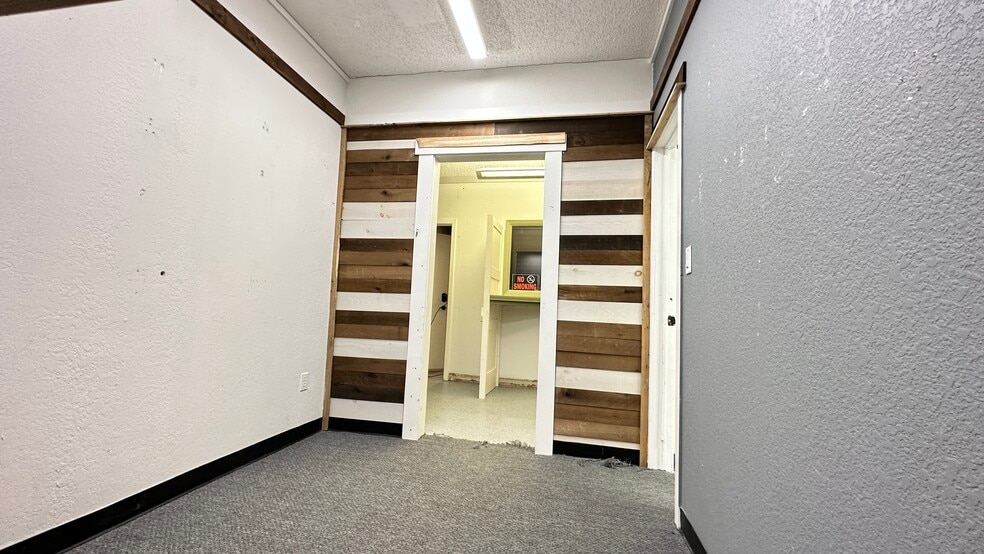 More Photos Of 4119 W FM 2147, Cottonwood Shores Storefront Retail Office For Lease