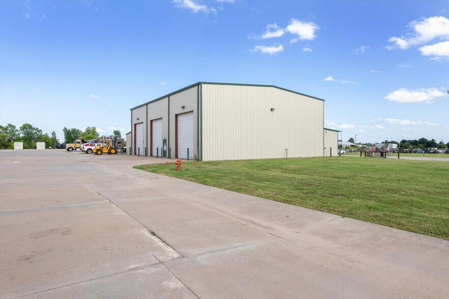 More Photos Of 13020 S Sunnylane Rd, Moore Industrial For Lease