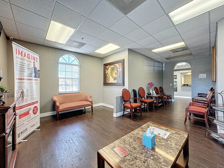 More Photos Of 224 Mariner Blvd, Spring Hill Medical For Sale
