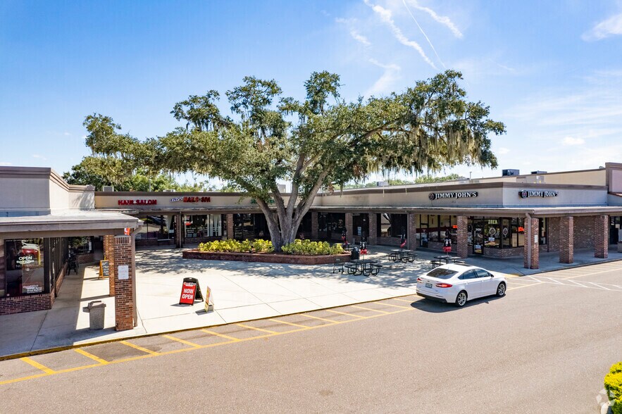 More Photos Of 2402-2502 James L Redman Pky, Plant City Unknown For Lease